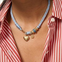 Collier personnalisé en acier inoxydable plaqué or avec pendentifs en forme de cœur et lettres, chaîne en corde colorée, vente en gros