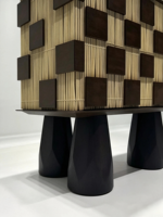 Armoire à vin au design artistique et créatif, motif à carreaux, armoire à vin stratifiée, vitrine d'entrée demi-hauteur à double porte