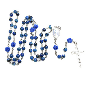 Collier chapelet rose bleu roi avec pendentif croix en alliage de zinc, bijou cadeau pour fête - Product Image 5