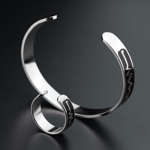 โรงงานขายส่งชุดเครื่องประดับสแตนเลสสตีล แหวนสแตนเลสสตีลรูปหัวใจสีดำสุดคลาสสิค ดีไซน์เก๋ไก๋  สำหรับทุกเพศ ราคาถูก ลายหัวใจระลอกคลื่น - Product Image 2