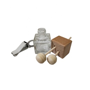 Diffusore di Profumo per Auto di Lusso, Bottiglia Vuota, Accessorio Auto con Clip, Pendente in Metallo e Vetro per Bocchetta dell'Aria Condizionata, Olio Essenziale - Product Image 6