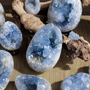 Vente en gros de cristal naturel de Célestine brute, pierre de guérison, cluster de Célestite bleue, géode brute pour <span class=keywords><strong>la</strong></span> méditation - Product Image 3