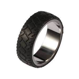 Tizti Bijoux Hommes Bande De Mariage Personnalisé Hommes En Gros En Acier Inoxydable Tungstène Pneu Noir Anneaux En Fiber De Carbone - Product Image 3