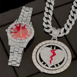 Reloj SL68 con Esfera Roja y Colgante de Corazón con Pedrería, Estilo Hip-Hop Europeo Americano, Conjunto de Joyería Unisex de Moda PD3105 - Product Image 5