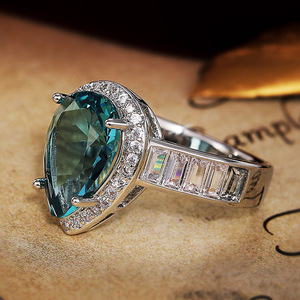 Anello Elegante a Forma di Goccia Blu per Donne - Product Image 6