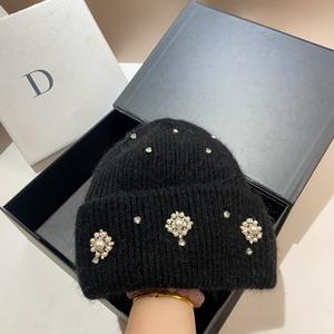"Chapeaux en tricot de fourrure de lapin avec strass <span class=keywords><strong>et</strong></span> clous pour femmes d'hiver avec broderie 3D pour la plage <span class=keywords><strong>et</strong></span> les affaires" - Product Image 4