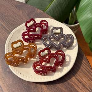 Pince à cheveux en forme de cœur et de croix, design minimaliste, pince à cheveux pour femmes - Product Image 6