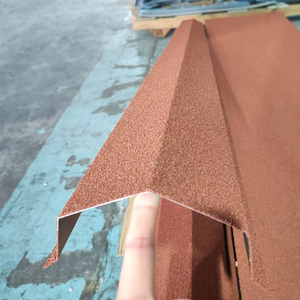 Accessoires de matériaux de construction : Capuchon d'angle pour tuiles métalliques revêtues de pierre - Product Image 1