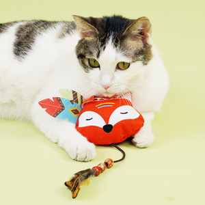 Jouets pour chat Woodland Tribal, design animal en peluche avec queue à plumes, anti-ennui pour chatons - Product Image 4