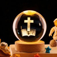 Boule de verre lumineuse LED gravée au laser 3D Honor, artisanat en cristal pour décorations de bureau, la croix du Christ Jésus, la Vierge Marie