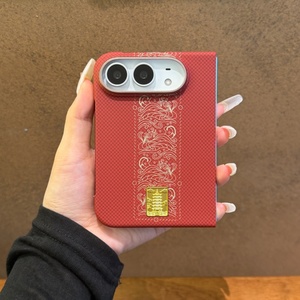 เคสโทรศัพท์แบบแม่เหล็กเนื้อคาร์บอนไฟเบอร์ด้าน สำหรับ iPhone รองรับการชาร์จไร้สายแบบคู่  บางเฉียบ ผลิตจาก PC แข็งแรง ทนทานต่อแรงกระแทก - Product Image 5