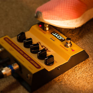 JOYO AD-2 פדל גיטרה חשמלית ניידת Preamp DI Box רגישות גבוהה 2 שלבים כפתורי כוונון EQ מתכת צהוב - Product Image 5
