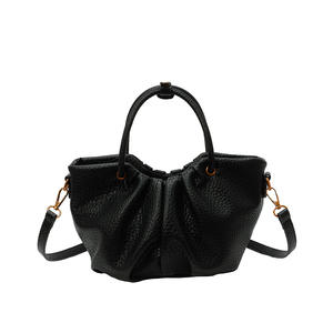Sac à main en cuir PU plissé tendance 2025 pour femmes, sac à bandoulière polyvalent décontracté avec texture douce - Product Image 2