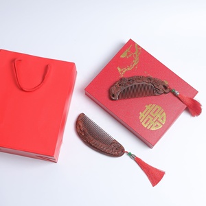 ชุดของขวัญหวีแต่งงานลายมังกรฟีนิกซ์แบบจีนสุดหรู หวีไม้จันทน์แดงแบบดั้งเดิม ของชำร่วยงานแต่งงาน - Product Image 5