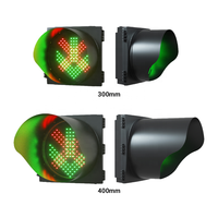 Feu de signalisation routière LED 400 mm avec croix rouge et flèche verte pour systèmes autoroutiers et expressways