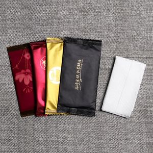 Toallitas Húmedas de Limpieza Mini Personalizadas, Desechables, No Tejidas, para Limpieza de Manos y Boca, Envueltas Individualmente con Logotipo - Product Image 4