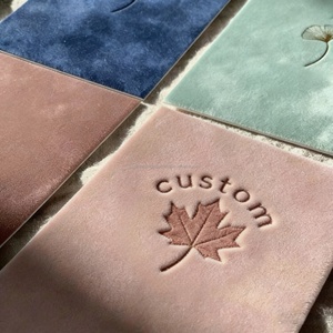 Tarjetas de Visita de Lujo con Sobre Dorado de Terciopelo, Papel Artístico de Alta Gama Personalizado con Grabado y Dorado, Invitaciones de Boda con Sobres - Product Image 4