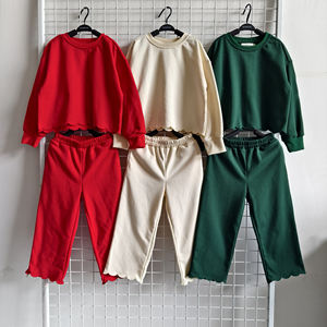 ชุดเสื้อผ้าแม่ลูกแบบเข้าชุด OEM เสื้อสเวตเตอร์แขนยาวคอกลมสำหรับแม่และลูกสาว พร้อมกางเกงขายาว - Product Image 5