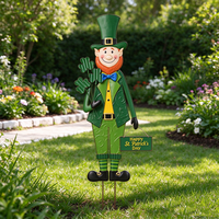 Piquet décoratif en métal robuste pour la Saint-Patrick, représentant un lutin tenant un trèfle, pour la pelouse et le patio