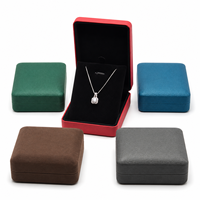 Boîte à bijoux rectangulaire moderne HongFa en gros avec couvercle à charnière, personnalisable avec logo, pour collier, emballage cadeau et doublure en satin