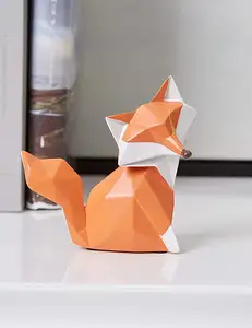 High Quality Fox Figurine Animal Resin Crafts Office Desk Ornament Customized Fox Resin Sculpture