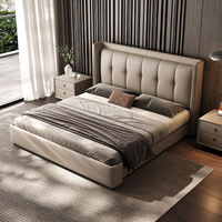 Lit Double Moderne de Luxe en Cuir Véritable avec Tête de Lit Haute et Rembourrée – Mobilier de Chambre Parentale Designer