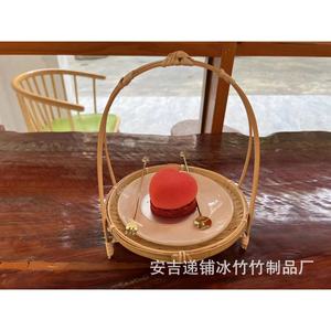 Plateau portable en bambou tressé fait main pour fruits et pâtisseries, idéal pour la maison, les gâteaux de fiançailles, les desserts et la dégustation de thé. - Product Image 3