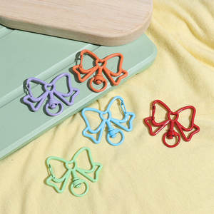 Porte-clés DIY en alliage creux en forme de papillon avec pendentif cœur coloré, tendance mode, style mignon pour fille, breloque de sac - Product Image 2