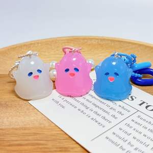 Porte-clés fantôme en plastique de dessin animé, design original CHENXI, personnalisé pour Halloween, durable, pendentif créatif, porte-clés fait main - Product Image 3