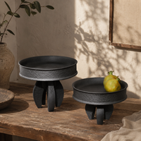 Plateau rond en céramique noire avec base sculpturale sur pieds, plateau décoratif pour la décoration de table et de la maison
