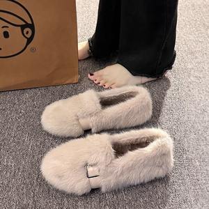 Pantuflas de gamuza suave de alta gama, aptas para uso en interiores y exteriores, pantuflas de invierno para mujer, cómodas y afelpadas, con función antideslizante. - Product Image 1