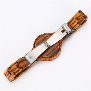 นาฬิกาไม้สไตล์เรโทรลำลอง สายไม้ - Product Image 5