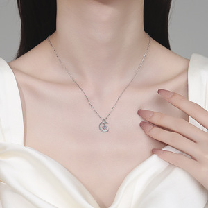 Collar Xindeyi de Plata de Ley S925 con Moissanita, un Colgante Delicado y Elegante para Mujer, un Collar de Lujo Ligero de Alta Gama - Product Image 4