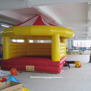 Château gonflable en PVC de qualité supérieure pour enfants, capacité de 500 kg, taille 13x13 pieds - Pour usage commercial et divertissement - Product Image 1
