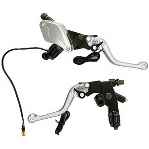 Maître-cylindre <span class=keywords><strong>de</strong></span> <span class=keywords><strong>frein</strong></span> <span class=keywords><strong>hydraulique</strong></span> universel pour <span class=keywords><strong>moto</strong></span> 7/8'' 22mm - Levier LED en forme <span class=keywords><strong>de</strong></span> feuille d'érable, levier réglable CNC, logo personnalisable - Product Image 4