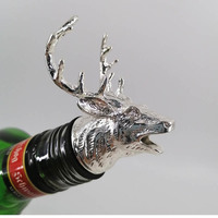 Carafe en métal en forme de tête de cerf Wapiti avec verseur à vin, bouchons en liège, bec verseur à vin en forme d'élk sauvage, verseur à whisky
