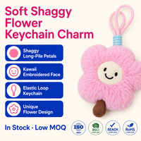 Gantungan Kunci Boneka Bunga Pink Shaggy Lucu Kawaii Bordir Wajah Tersenyum Lembut Berbulu Kelopak Tali Elastis Liontin Tas Katun