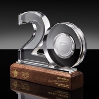 Trophée en cristal 2024, badge d'anniversaire personnalisé, médaille incrustée, excellent personnel, trophée de haute qualité en forme de numéro, trophée UV