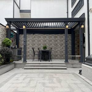 La pergola des volets sur la promenade murale est une pergola motorisée avec toit persienne galerie verte - Product Image 2