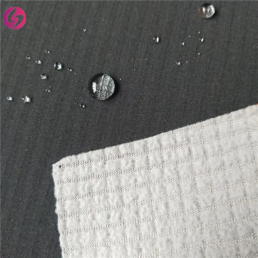 Produsen Kain Garmen TPU Laminasi Polar 4 Cara Peregangan Kain Cangkang Lunak dengan Lapisan Bulu Mikro