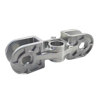 Support de rotule de direction multi-bras en aluminium brut usiné CNC 5 axes sur mesure, avec manchon central, perçage et brochage