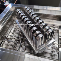 Machine multifonctionnelle à 4 moules pour la fabrication de popsicles Offre Spéciale petite machine à popsicle pour fruits de Dubaï Machine à crème glacée Prix en Italie