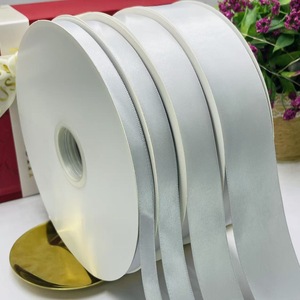 Ruban en satin de grande taille, finition luxueuse et brillante, pour la décoration de table de cérémonie de mariage - Product Image 2