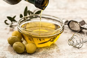 Huile de jojoba pressée à froid biologique (huile essentielle pure à 100%) Parfum doux pour les soins de la peau et des cheveux Facilement absorbée Prix de gros - Product Image 4