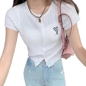 Pull à manches courtes pour femmes, pull à motif d'amoureux quotidien, couleur unie, manteaux boutonnés décontractés, cardigan fin et respirant, nouvel arrivage - Product Image 1