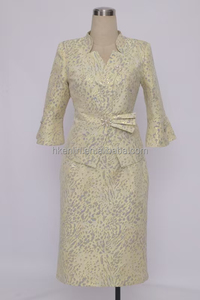 Ensemble jupe deux pièces élégant pour femme grande taille, brodé floral, en satin, style printemps, avec boutons décoratifs, idéal pour l'église - Product Image 5