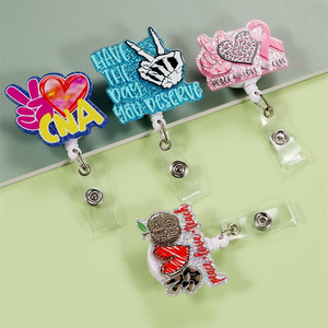 Badge en plastique en forme de cœur avec paillettes acryliques, porte-badge rétractable pour carte d'étudiant/passe de bus avec boucle à tirage facile - Product Image 3