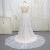 Robe de mariée de luxe moderne et rêveuse, bretelles spaghetti, traîne chapelle, décorations perlées, robe de maternité pour la mariée