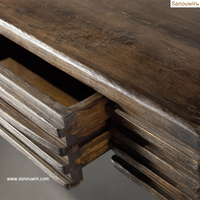 Table console en chêne fabriquée à la main: structure à lattes, mortaise et tenon, grains vibrants pour une utilisation dans le couloir de luxe