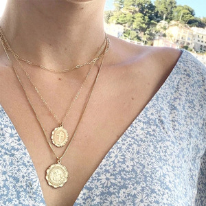 Collana Floreale Chic da Donna, Catena a Strati per Clavicola dal Design Unico, Accessorio Versatile per Ogni Giorno - Product Image 3